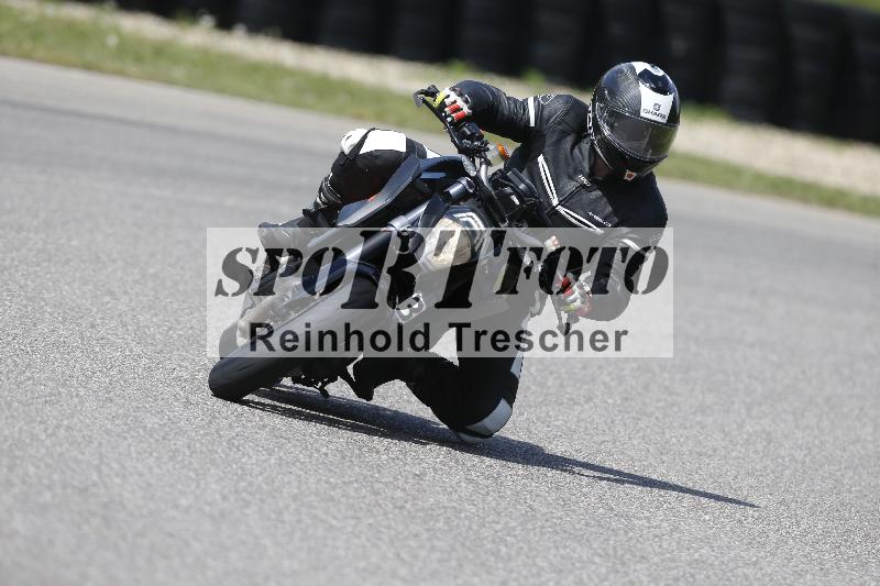 /Archiv-2025/09 22.04.2025 Cornu Master School ADR/gruen-vert/3